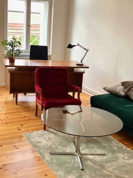 Helle, 2 Zimmer Altbauwohnung mit Balkon, komplett saniert & ausgestattet — photo 1